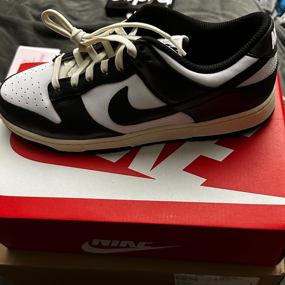 NIKE Dunk low WOMENS Panda VINTAGE ⚡️ - Picture 2 of 2